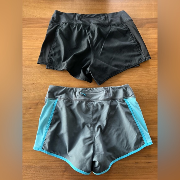 2 pair Mountain Hardware Running shorts, size Medium - Picture 4 of 6